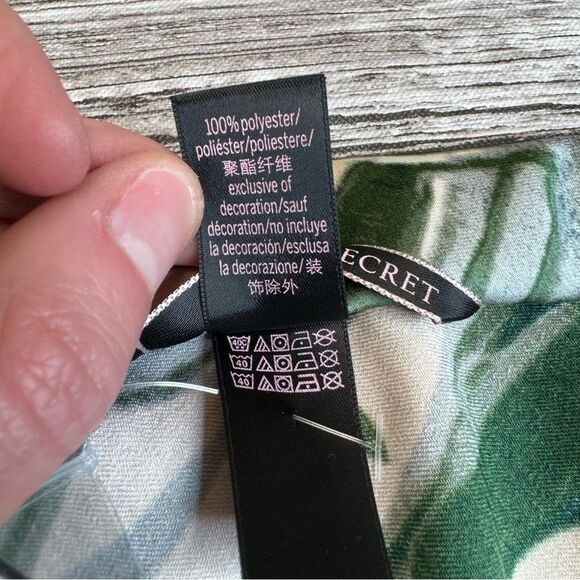 Victoria's Secret VS Women's Satin A Line Skirt Pale Pink Green XS Extra Small - Picture 10 of 13